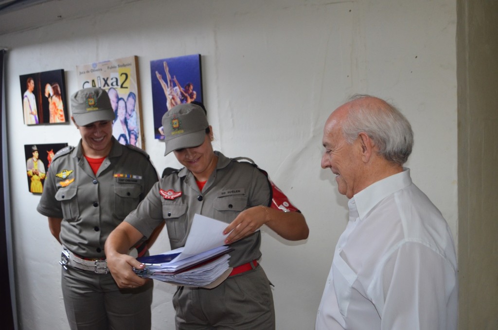 José Moares recer auto de desinterdição do Theatro São Pedro.- Foto: Diego da Maia